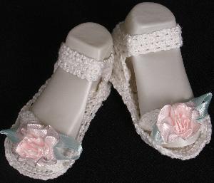 WHITE COTTON SANDAL WITH PINK ROSEBUD AND GREEN LEAVES.  