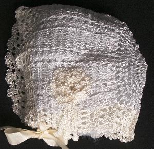 TWO TONE IVORY AND WHITE RAYON HAT.   