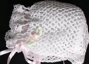 RAYON SCALLOP HAT IN SEVERAL COLORS.  